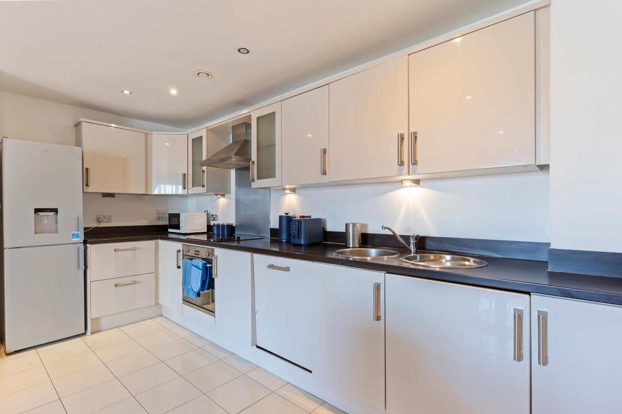 Spacious 2 Bedroom Apartment-City Centre - Free Parking- Sleeps 5 Бирмингем Экстерьер фото